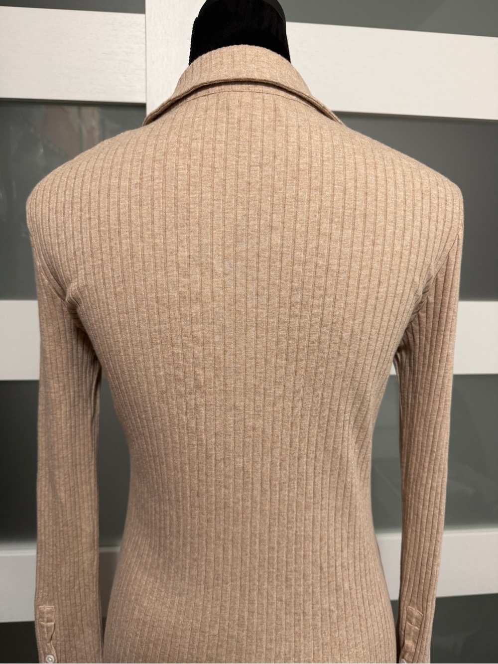 Theory Ribbed Button-Front Midi Dress Tan - Picture 8 of 10